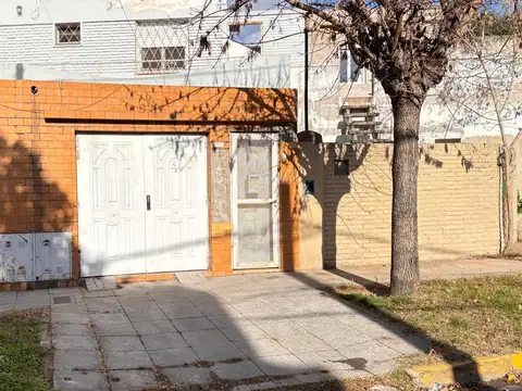 Casa tipo despto 2 amb con cochera