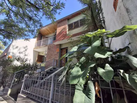 VENTA CASA 6 AMBIAENTES COCHERA DOBLE