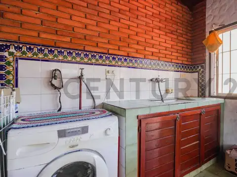 Fernandez 200, Piso 1