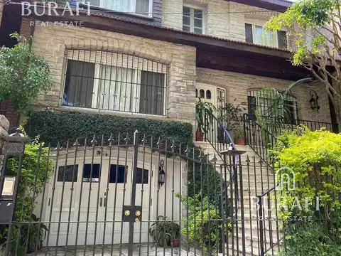 VENTA CASA 8 AMBIENTES CON PILETA Y COCHERA EN VICENTE LOPEZ