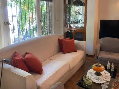 Casa 7 ambientes con 4 baños