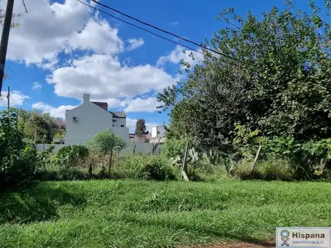 Excelente lote en venta en esquina, Sobre la calle Carlos Calvo, Del Viso, Pilar.