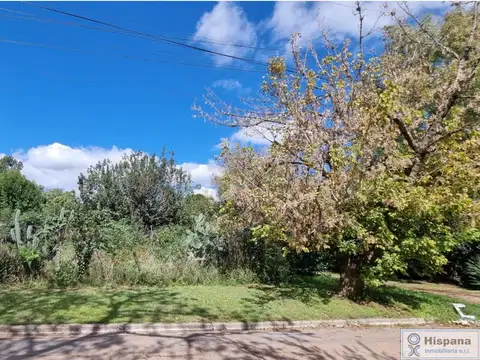 Excelente lote en venta en esquina, Sobre la calle Carlos Calvo, Del Viso, Pilar.