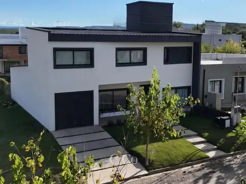 Casa en Venta 1 año