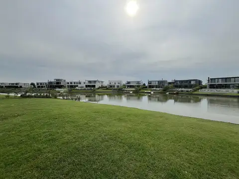 Lote en venta al agua en Virazon, Nordelta 100