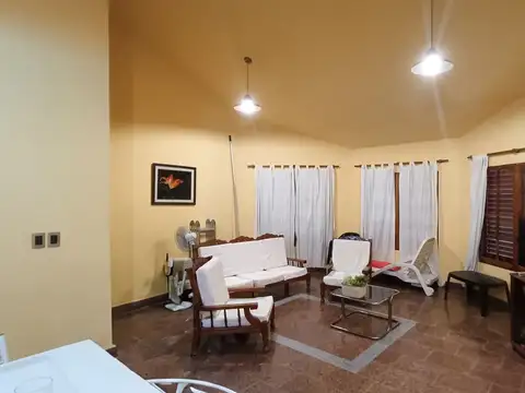 VENTA CASA SAN ANTONIO 3 DORMITORIOS PILETA COCHER