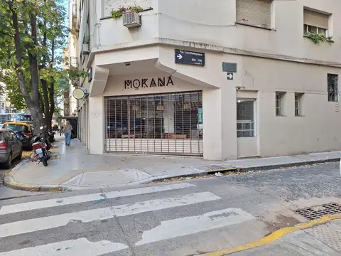Tucuman esq Pasaje Dellepiane