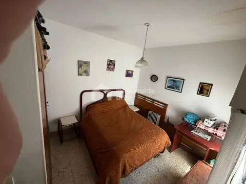 Casa 7 ambientes con 2 baños