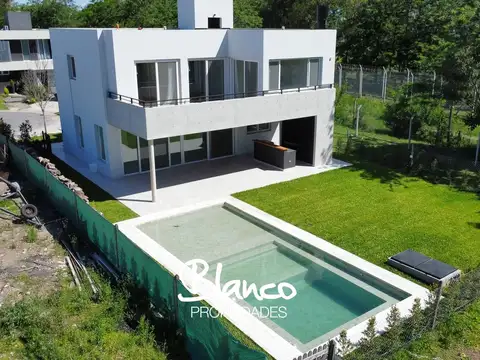 Lagoon Pilar 1100