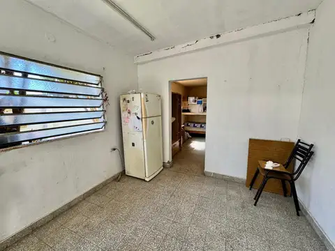 VENTA/PERMUTA - Casa de 3 Dormitorios, Galería, Jardín y Cochera - Las Malvinas, Rosario