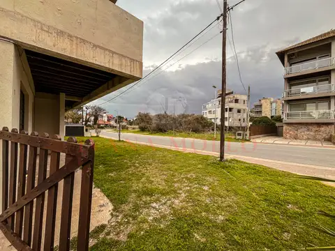 San Martin 258