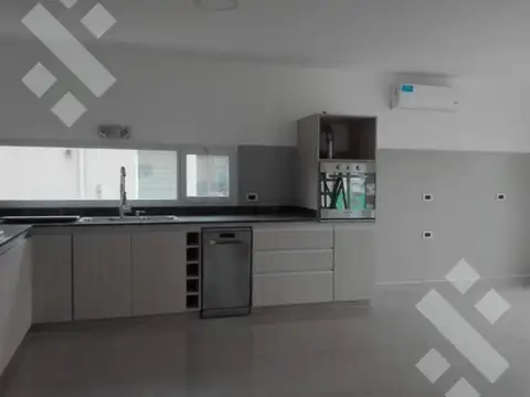 Casa en Alquiler en Neuquen, USD 4.500