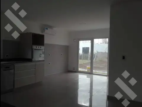 Casa 7 ambientes con 5 baños