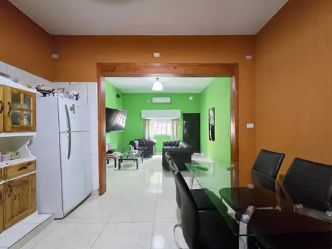 Casa 4 ambientes con 1 baño