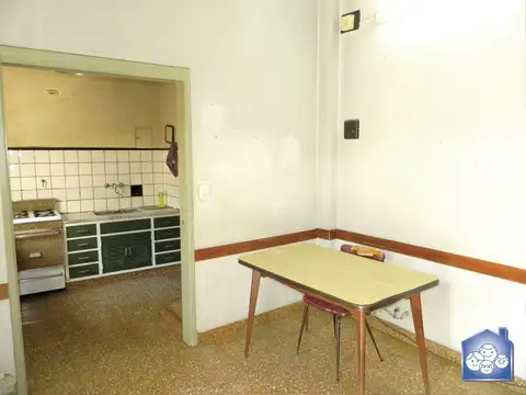 Casa 5 ambientes con 2 baños