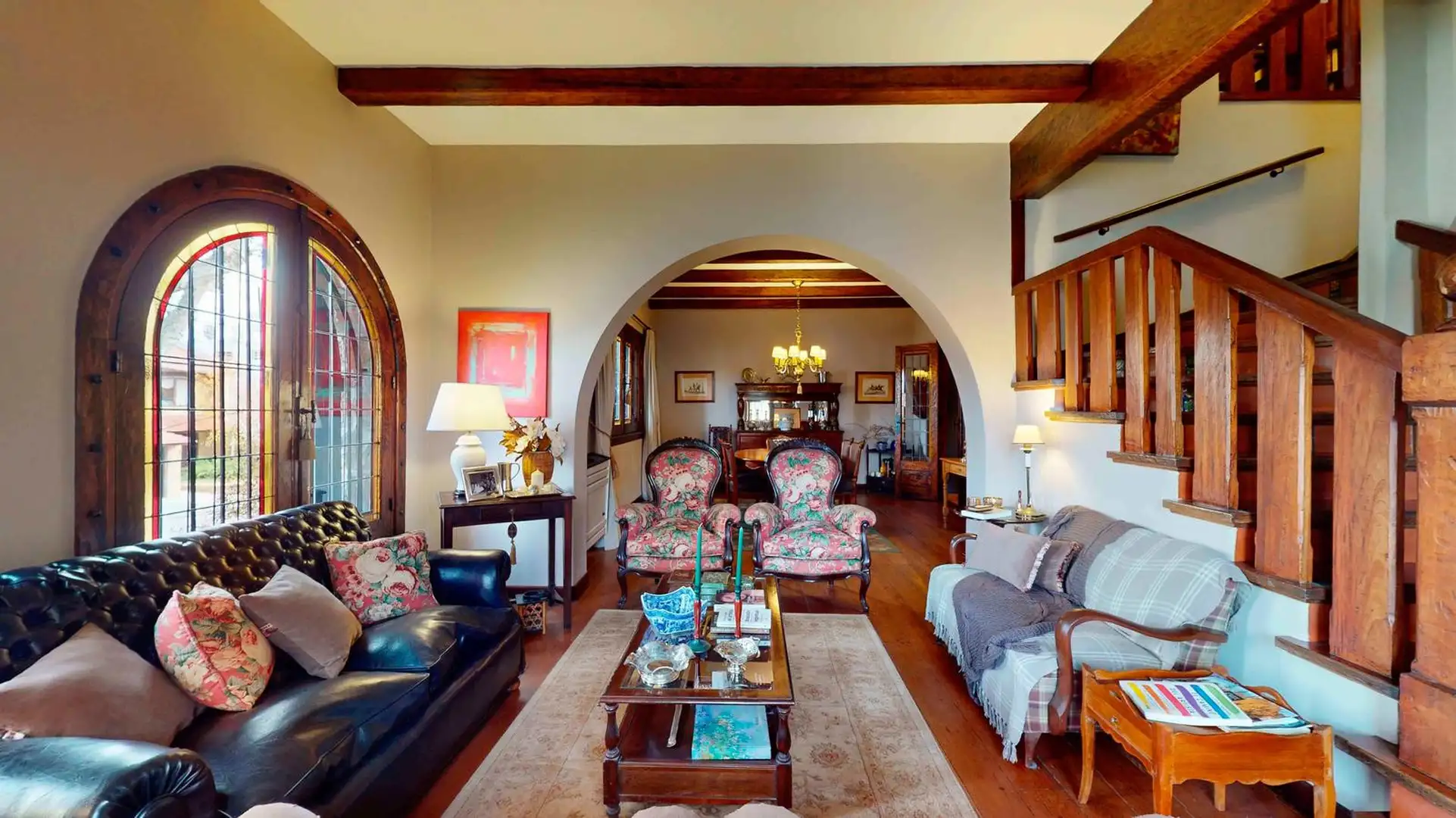 Casa de estilo en venta - 4 ambientes con cochera - Stella Maris