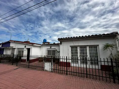 AMPLIA CASA 2 DORMITORIOS A METROS AV CORDILLERA