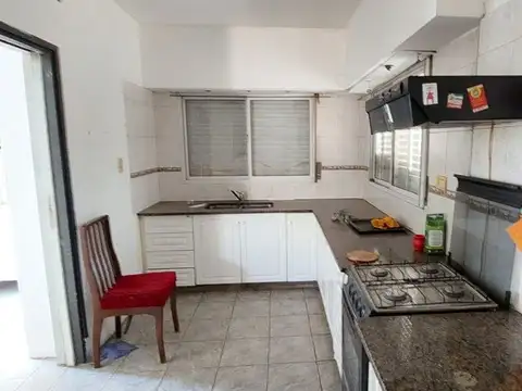 VENTA CASA CINCO DORMITORIOS Y DOS BAÑOS