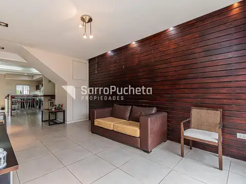 Venta casa 3 ambientes con amplio jardin y cochera en Haedo Norte.