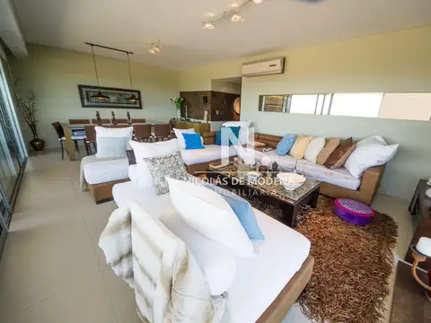 Departamento en Venta de 4 dormitorios