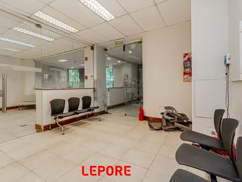 Avenida Leandro N. Alem 800