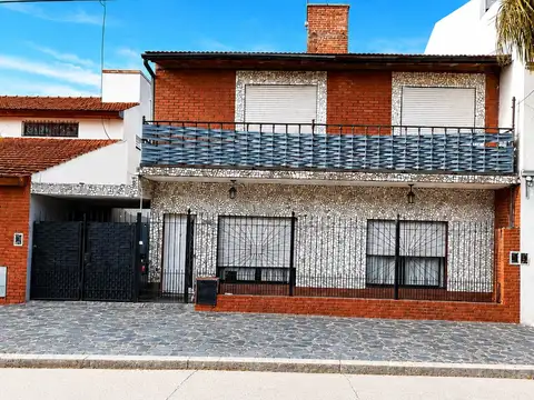 Casa PH 5amb. 4 dorm. patio lavad terraza 2 coch