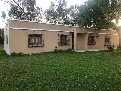 Casa 3 ambientes con 2 baños
