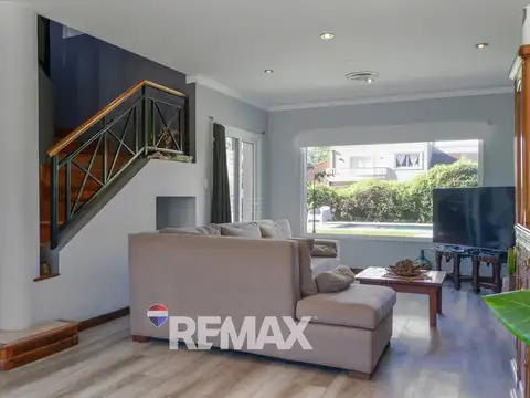 Casa en Venta con 2 cocheras