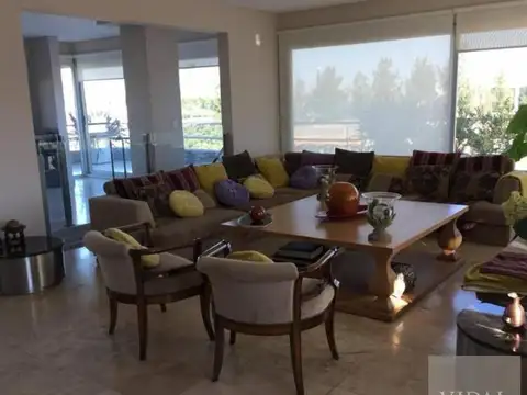Departamento 4 ambientes con 3 baños