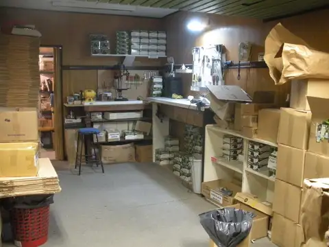 Buena oficina al frente 93m2 c/2 cocheras!