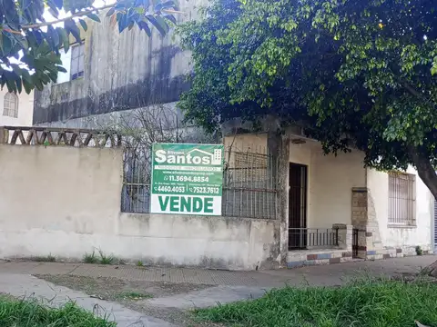 Casa en esquina venta en Haedo Sur