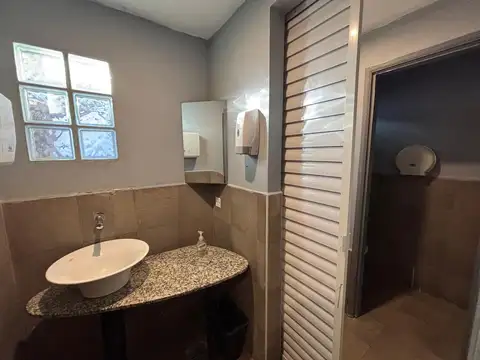 Local comercial gastronómico en La Perla en venta