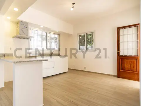 Casa en venta en Villa Elisa con dos dormitorios