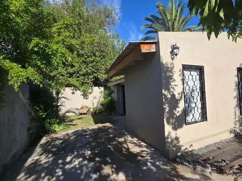 Casa 2 ambientes parque Ituzaingó Norte Villa Ariza