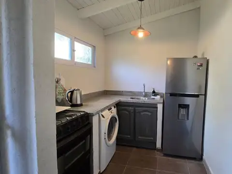 Casa 2 ambientes con 1 baño
