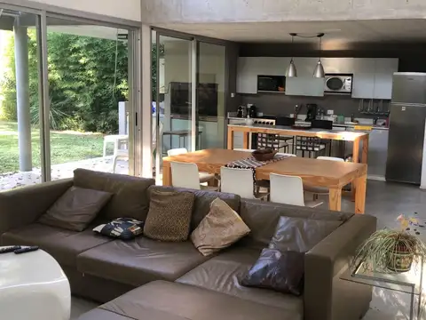 C.C. Los Cardales Casa Moderna 1 lote Super Luminosa 4 Dorm.