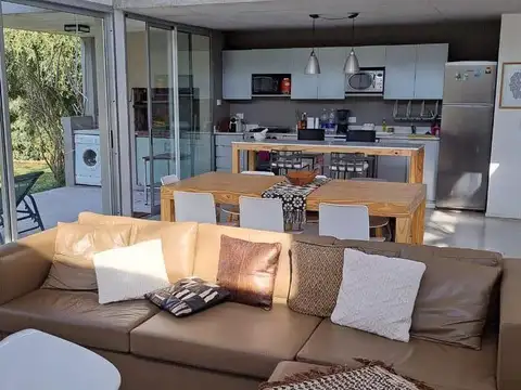 C.C. Los Cardales Casa Moderna 1 lote Super Luminosa 4 Dorm.