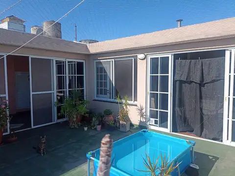 Casa 3 ambientes con 2 baños