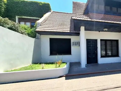 CASA EN VENTA EN PEHUAJÓ CON PILETA 