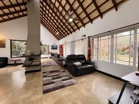 Casa en Alquiler Temporal en Country El Paraíso, USD 1.800