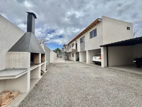 Departamento en alquiler en villanueva, guaymallén, 1 dormitorio, patio y cochera