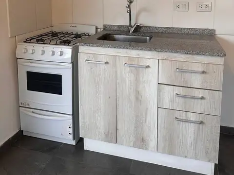 ALQUILER MONOAMBIENTE CALLE INDEPENDENCIA 213