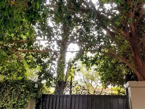 Casa 5 ambientes con 5 baños