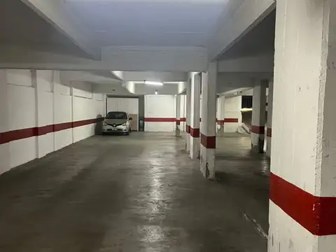 COCHERA EN VENTA CON PORTÓN AUTOMATIZADO, ZONA PASEO ALDREY