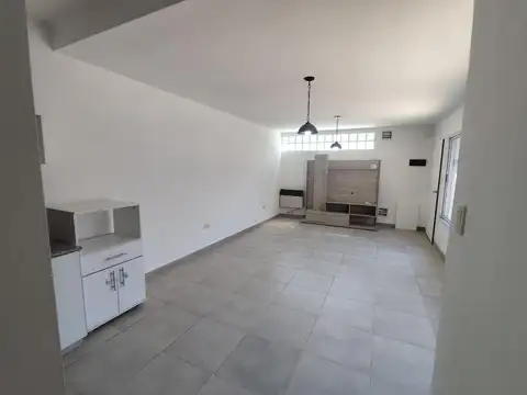 Depto Tipo Casa 2 ambientes con 1 baño