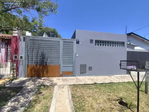 Depto Tipo Casa en Venta al Este