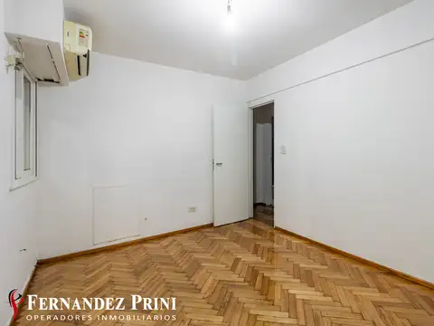 French 2600, Piso 1