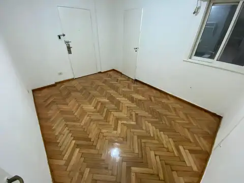 French 2600, Piso 1