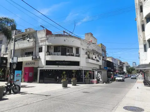 Propiedad en PA de tres dormitorios y amplia terraza - Microcentro