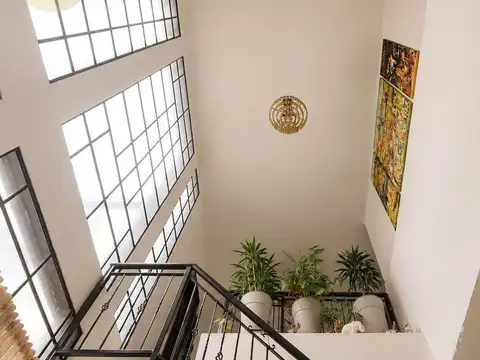 Casa en Venta con 3 cocheras